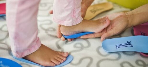 Solitions mit Verformung des Fußfußes bei Kindern